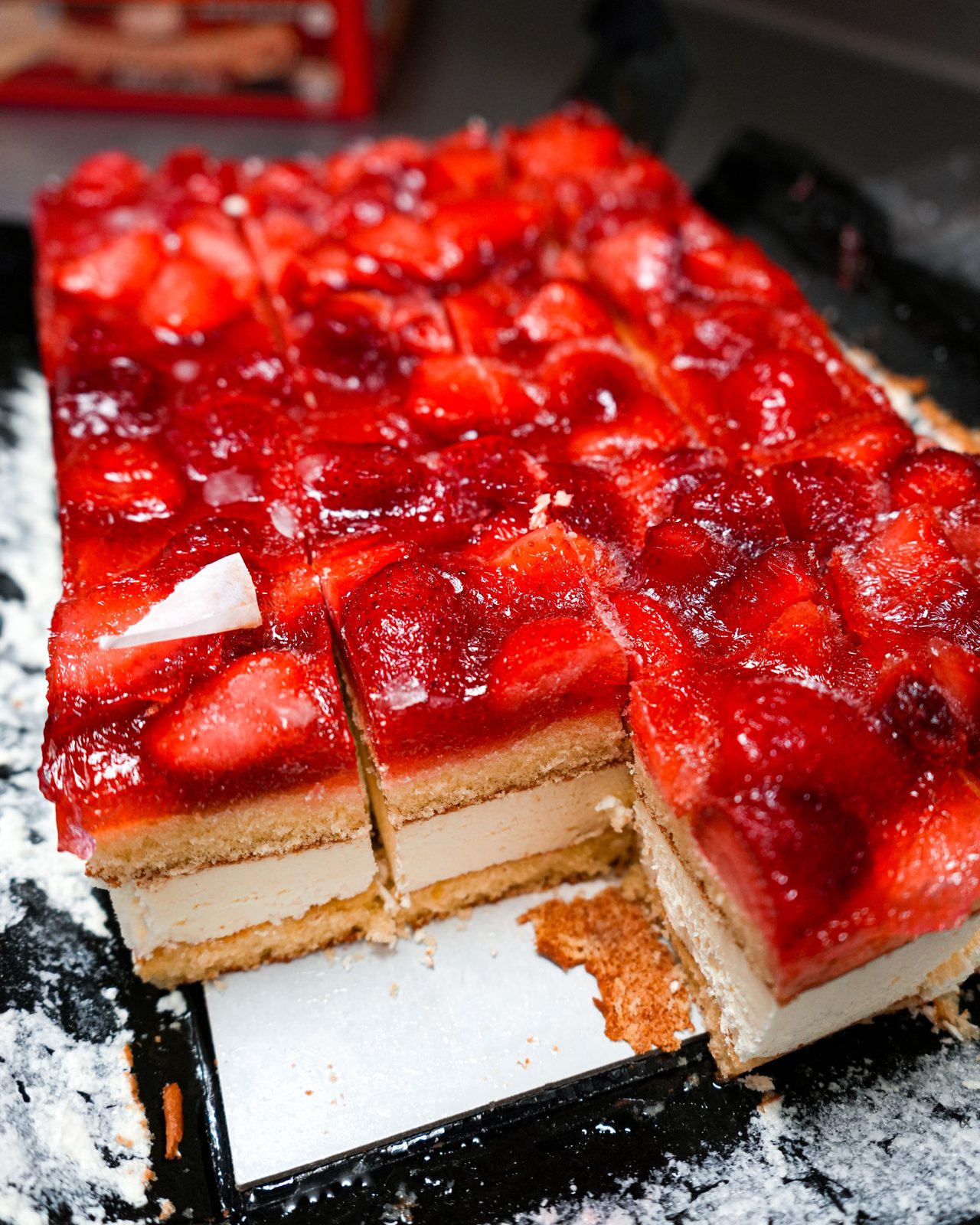 Strawberry cake, sliced